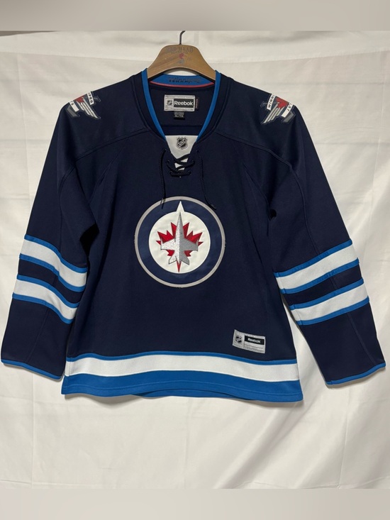 Reebok Tops - Winnipeg Jets Reebok Women's NHL Hockey
Jersey XL